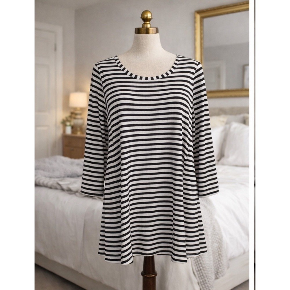 Chico's Tunic Top Pullover Soft Stretch Knit Black White Striped Size 0 US Small
